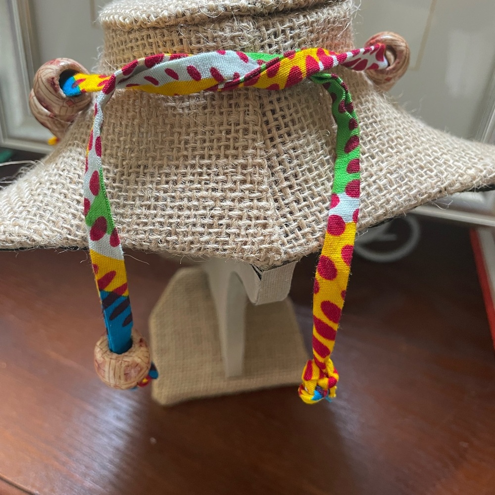 Colorful Ghana Beaded Necklace-NWOT - Picture 4 of 4